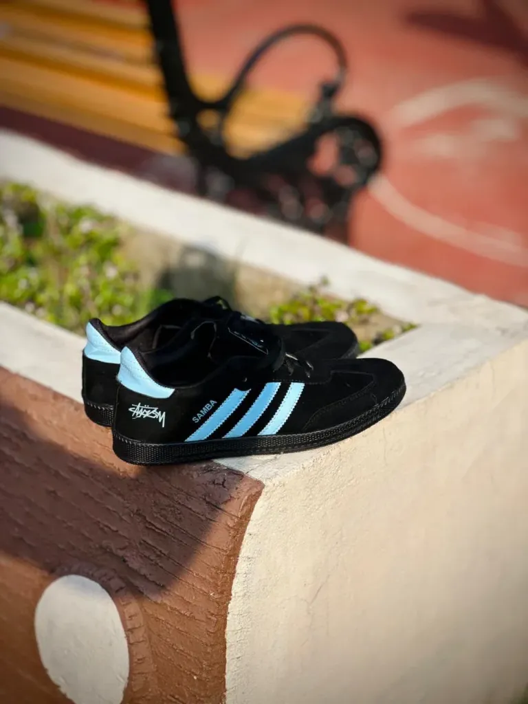 Stussy black blue (6 uk)