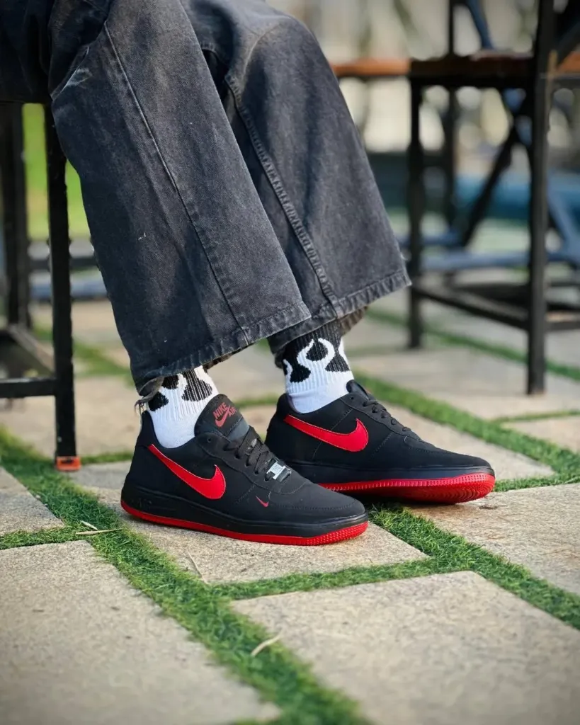 Airforce Red Black (6 uk)