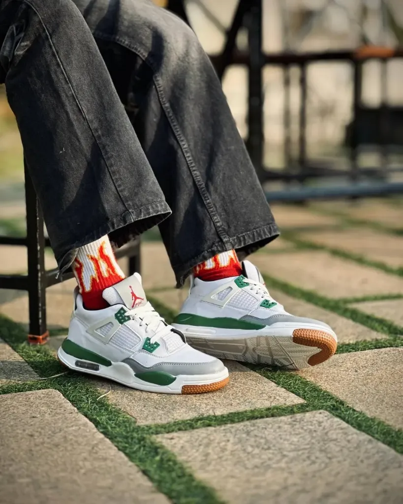 Retro 4 Green (6 uk)
