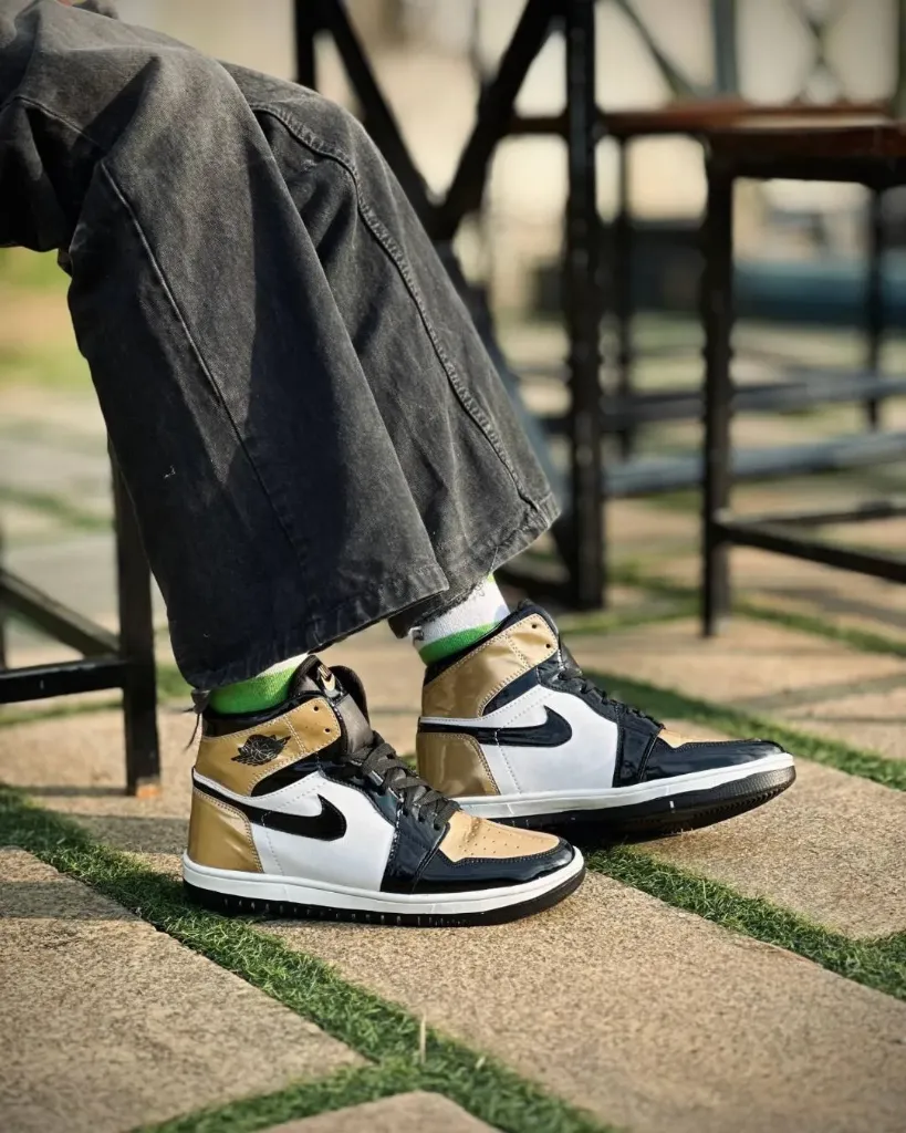Jordan gold White (6 uk)