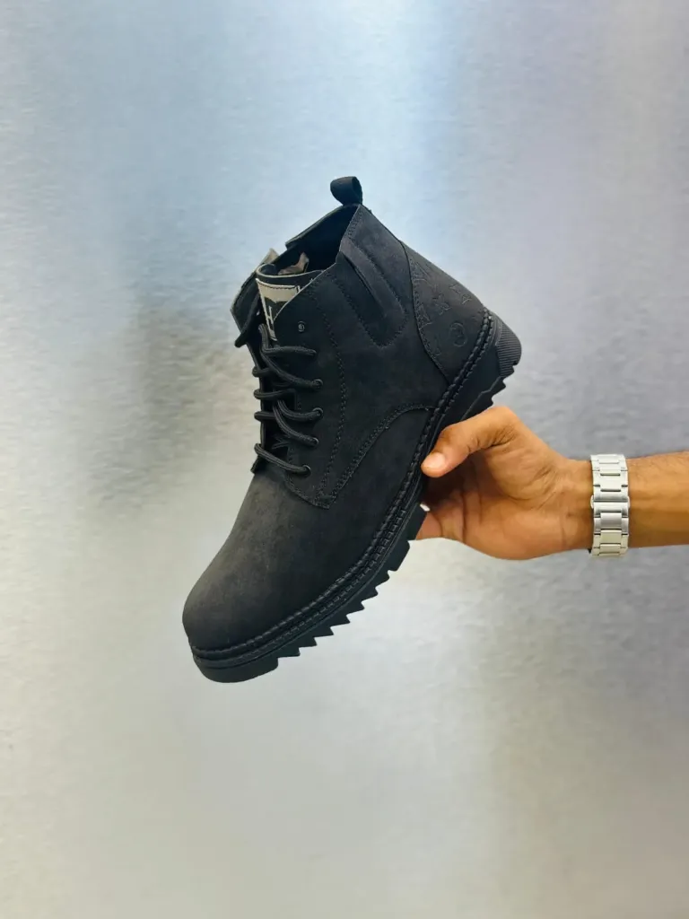 Boots black (6 uk)