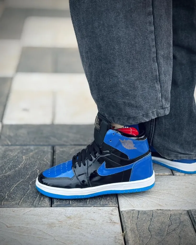 Jordan glossy blue (6 uk)