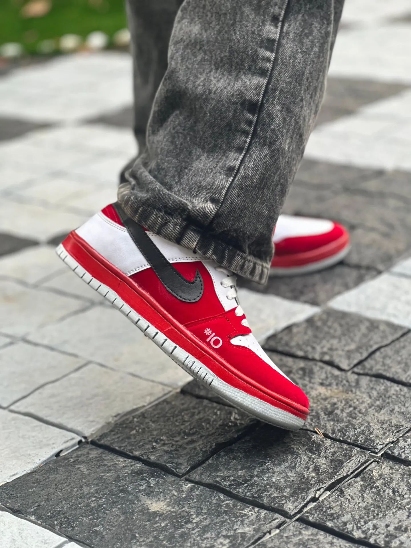 Nike sb dunk red (6 uk)