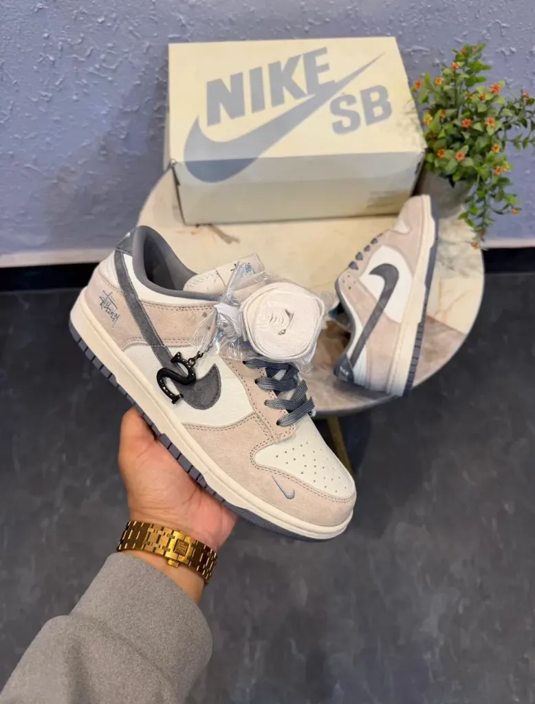 NIKE SB DUNK STUSSY WHITE CARBON BEIGE (40)