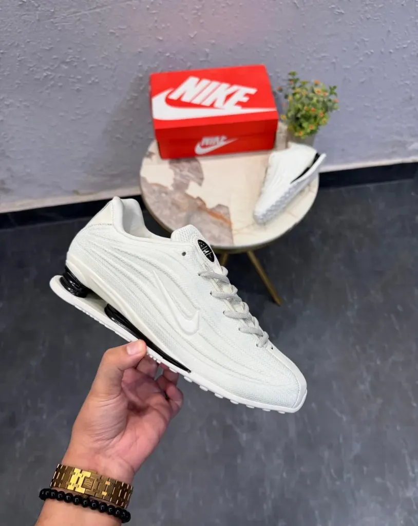 NIKE SHOX Z REIMAGINES LIGHT BONE
2026 (40)