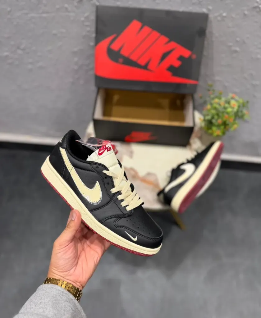 AIR JORDANS RETRO 1 LOW X NIGEL
SYLVESTER (40)